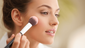 dicas de como passar blush no rosto